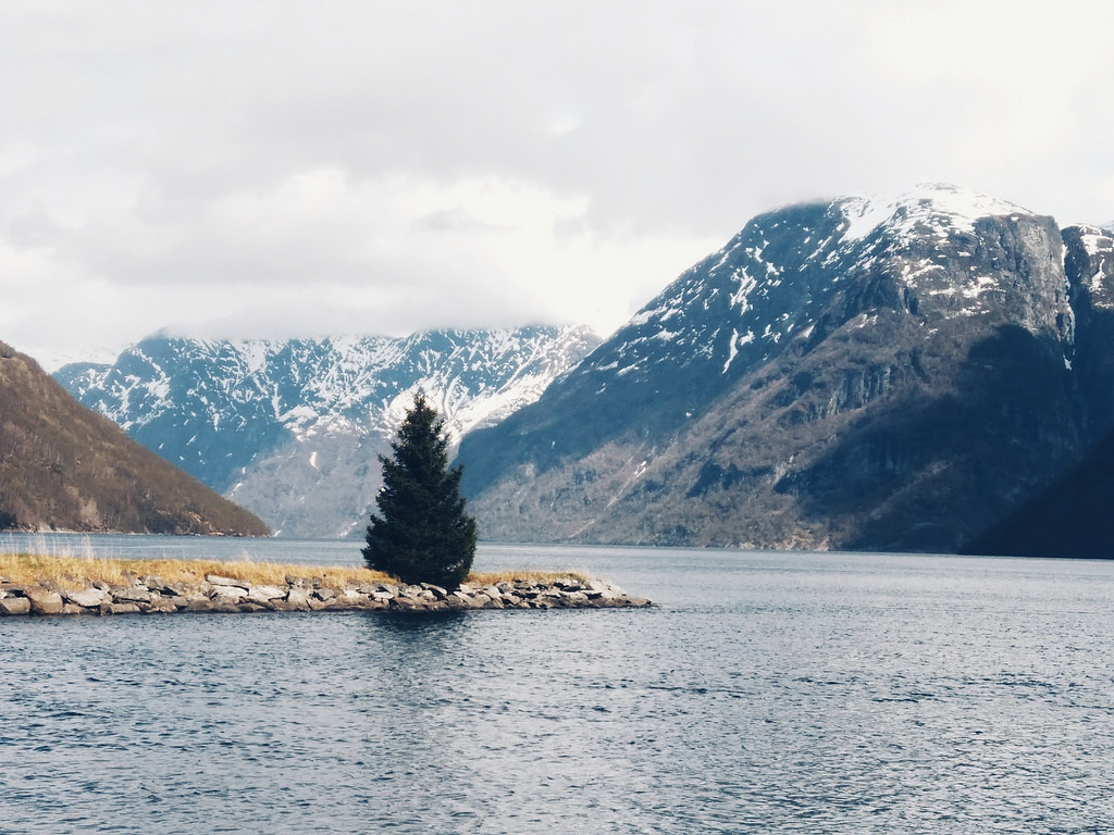 Helleslyt – Norway by Héct