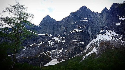 Troll wall Åndalsnes #pupo