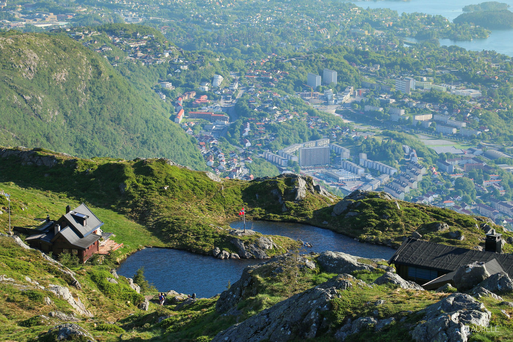 Seul en haut de la montagne