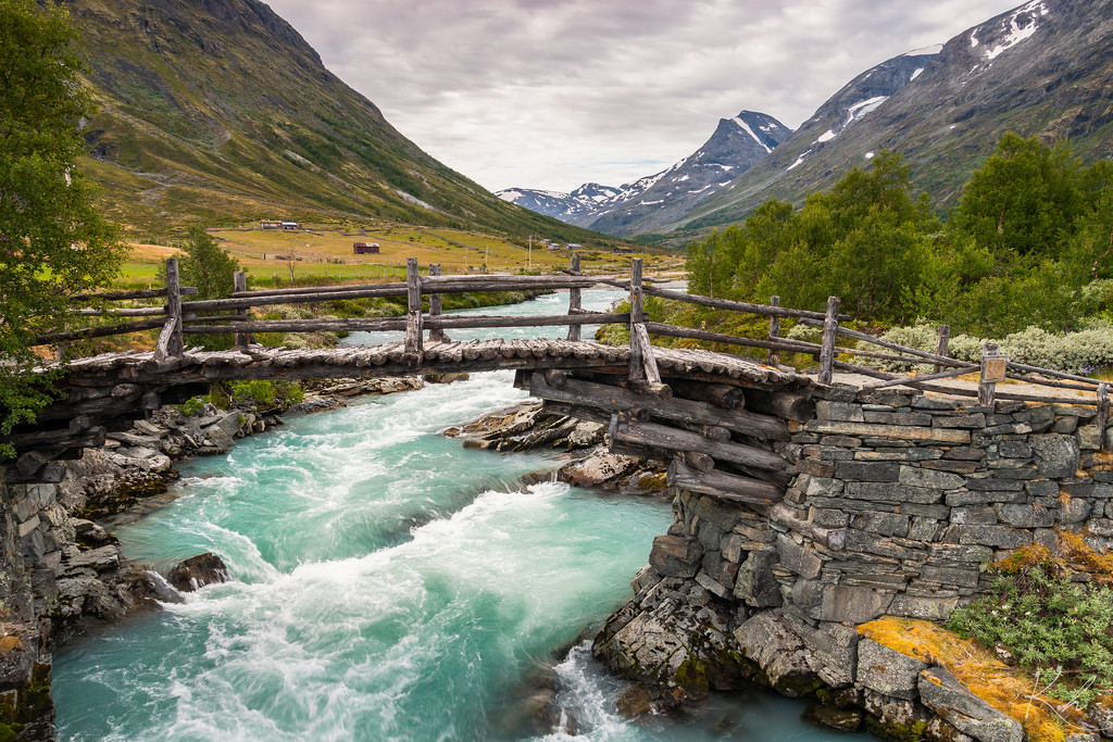 Old bridge towards Leivassb