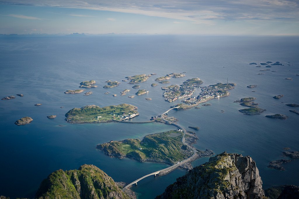 Henningsvaer from Festvågt