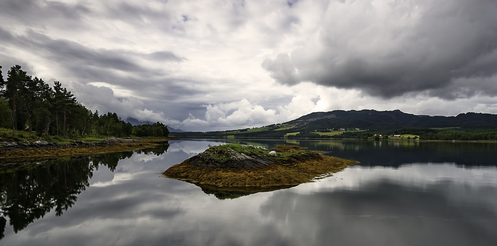 By the fjord by bogroa Bad