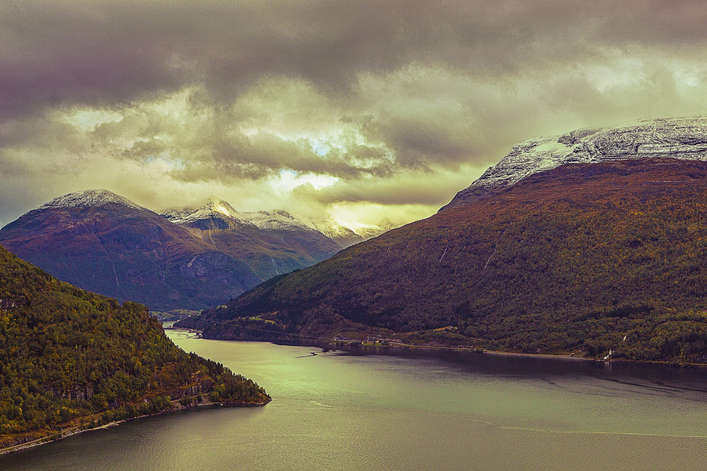 Backwaters in autumn by jen