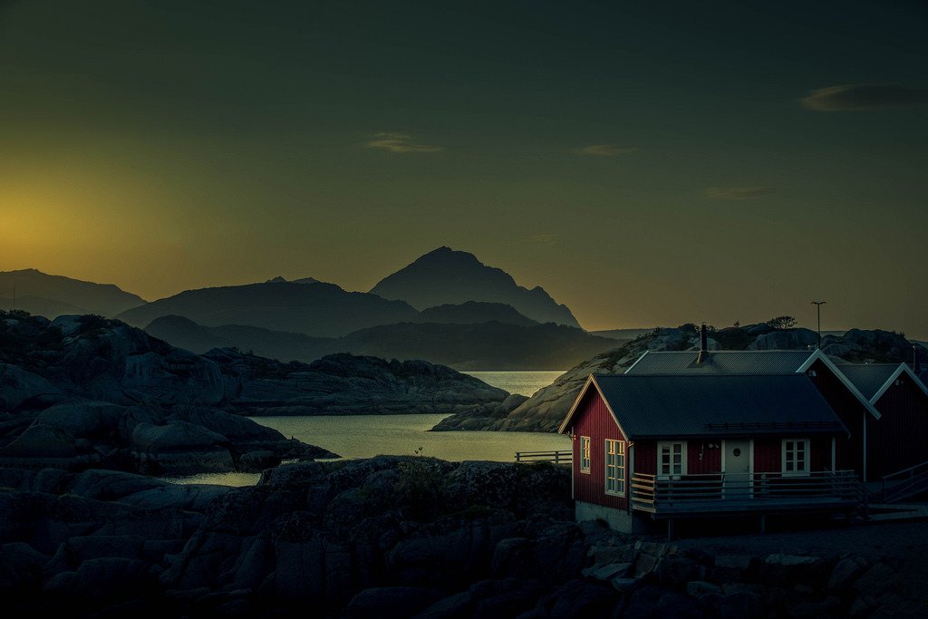 Lofoten Sunset by SkyBlue P