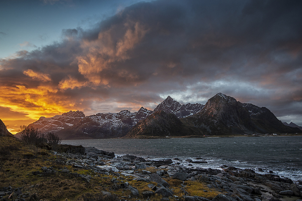 Burning sky by steinliland