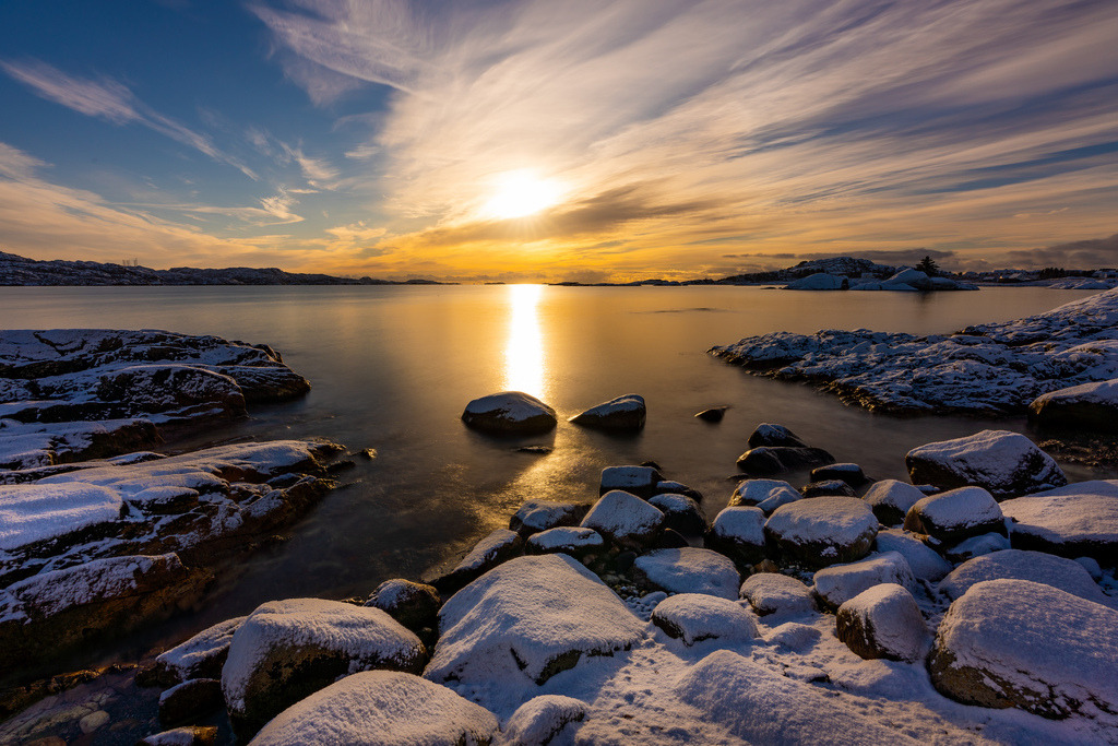Snowy coast by Richard Lars