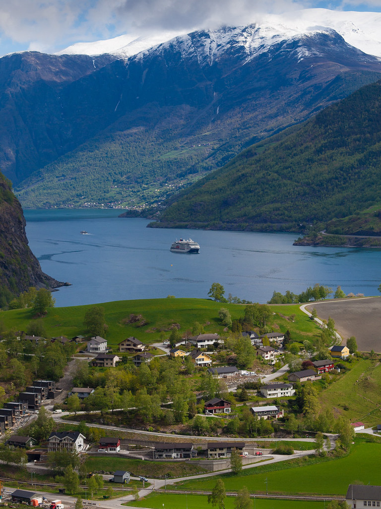 View on Flåm by bananeman