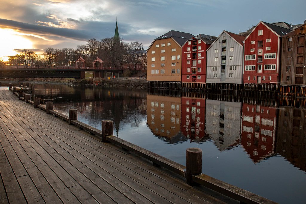 Nidelva river, the old brid