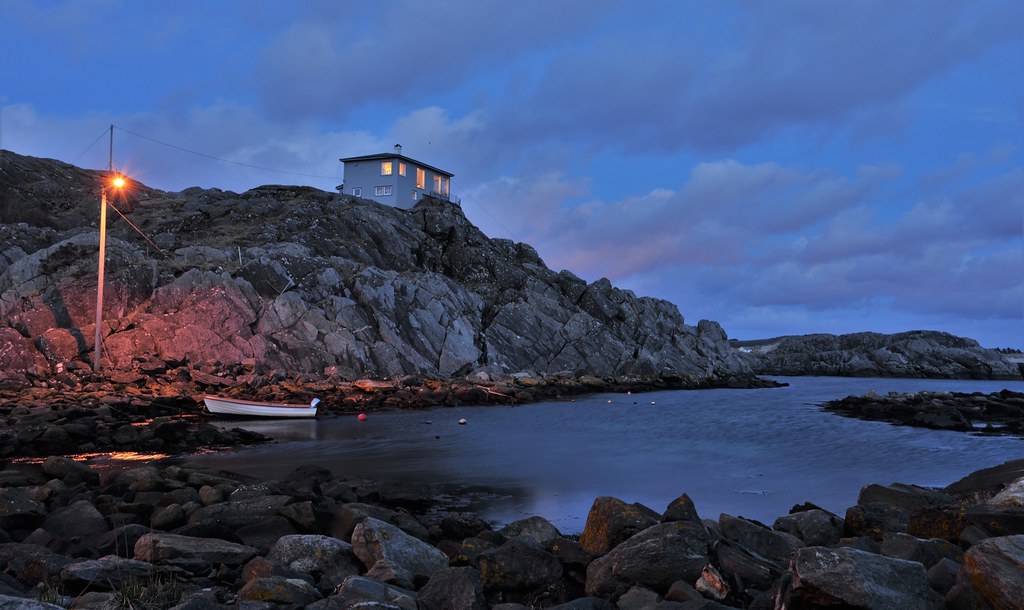 Cabin by the sea by EvenHar