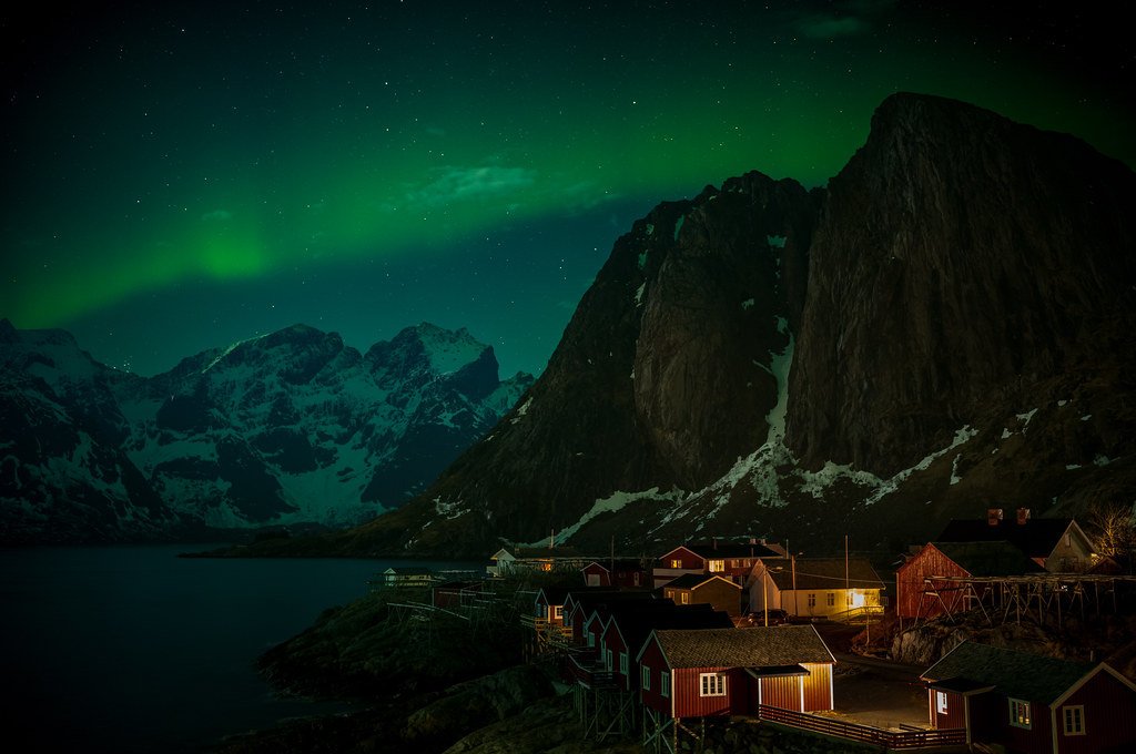 Night Life in Lofoten by sa